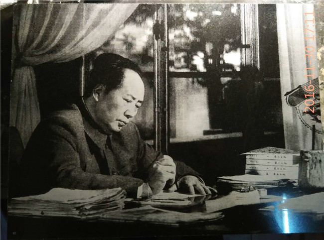 历史老照片制作的石影雕产品